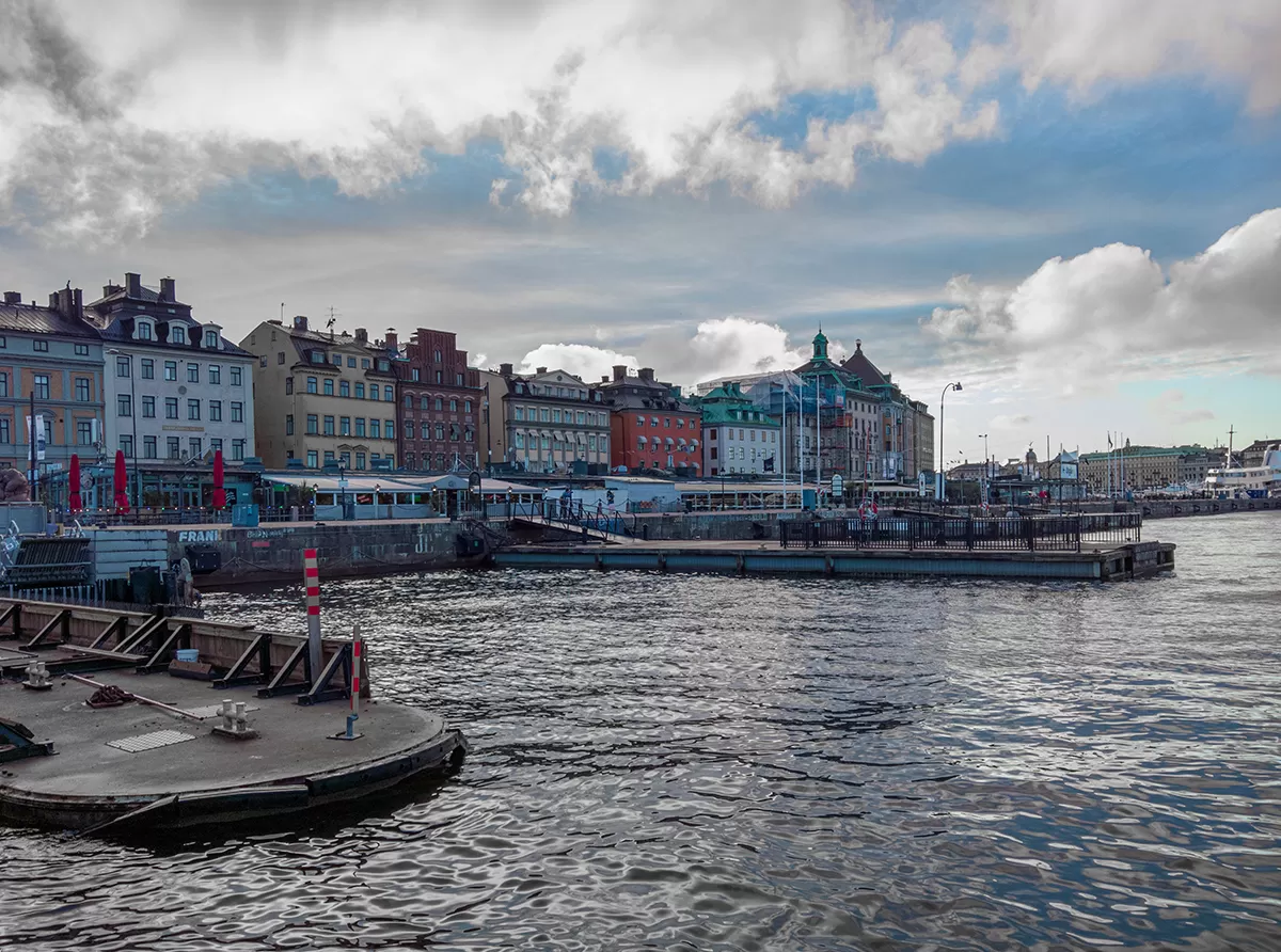 Study in Finland – Tuition-Free Education & Study Abroad Guide A vibrant cityscape representing the academic institutions and student life in Poland.